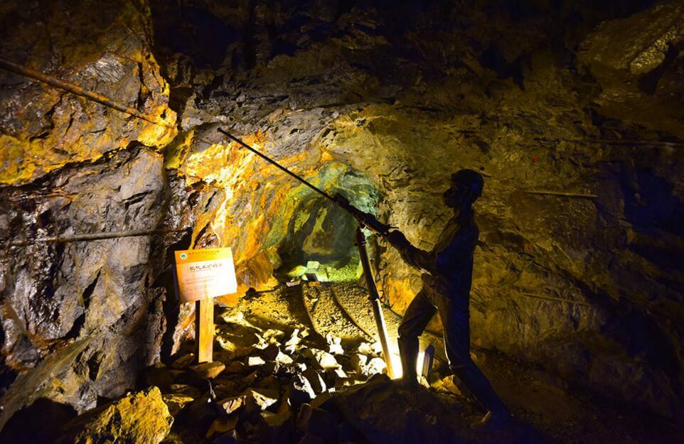 underground gold mining